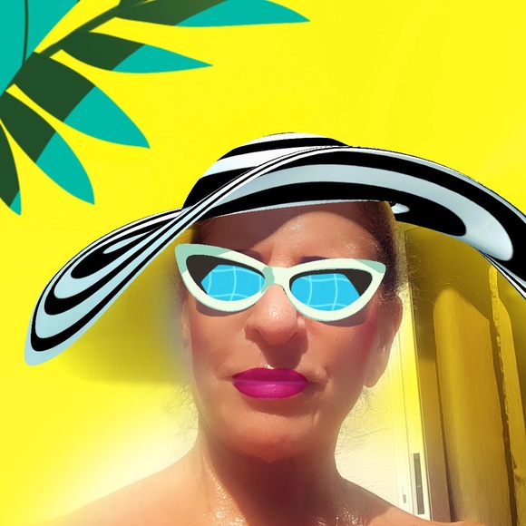 Meet your Posher, Deborah - Picture 2 of 2